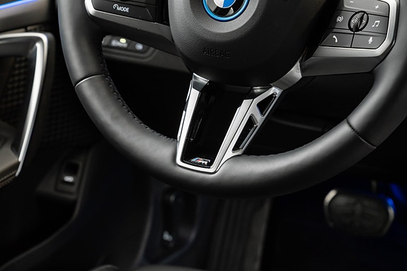 BMW iX2 26 of 30