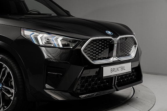 BMW iX2 10 of 30