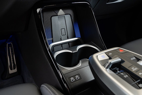 BMW iX2 14 of 30