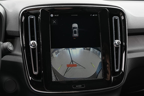 Volvo XC40 19 of 30