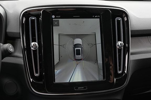Volvo XC40 18 of 30