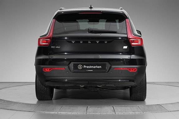 Volvo XC40 3 of 30