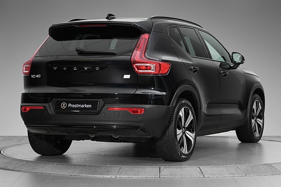 Volvo XC40 4 of 30