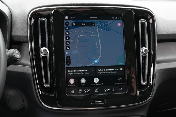 Volvo XC40 16 of 30