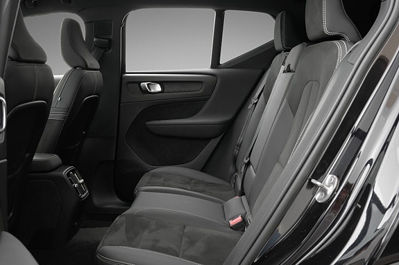 Volvo XC40 25 of 30