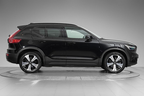 Volvo XC40 5 of 30
