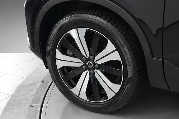 Volvo XC40 28 of 30