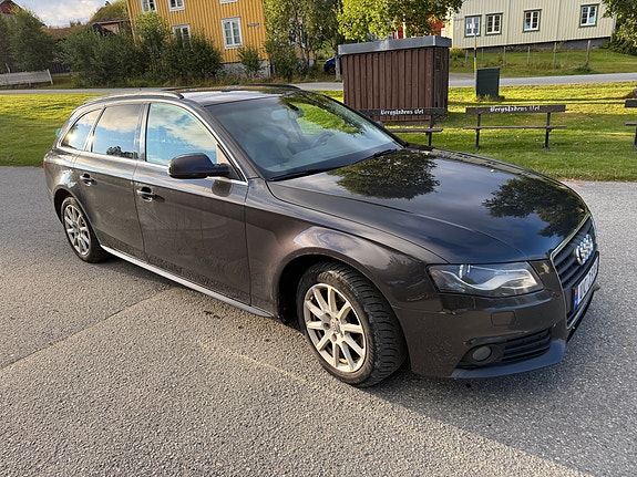 Audi A4 2 of 15