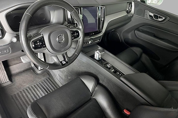 Volvo XC60 11 of 27