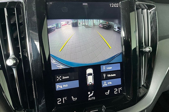 Volvo XC60 13 of 27