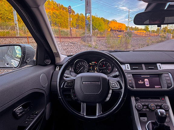 Land Rover Range Rover Evoque 11 of 19