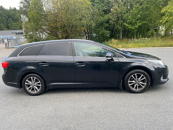 Toyota Avensis 7 of 30