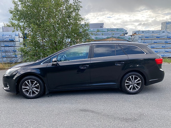 Toyota Avensis 8 of 30