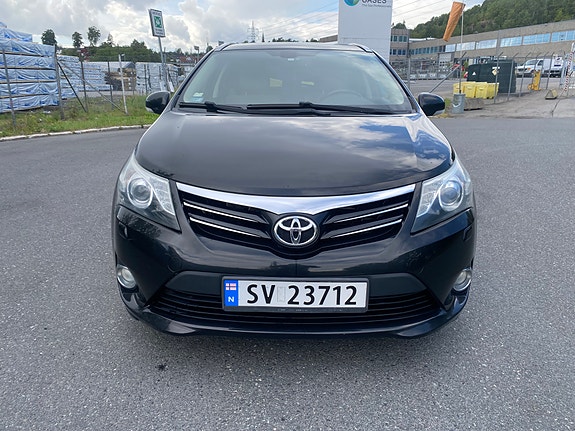 Toyota Avensis 2 of 30