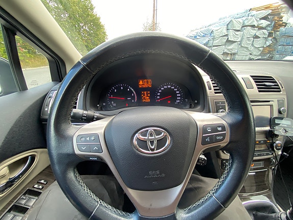 Toyota Avensis 22 of 30