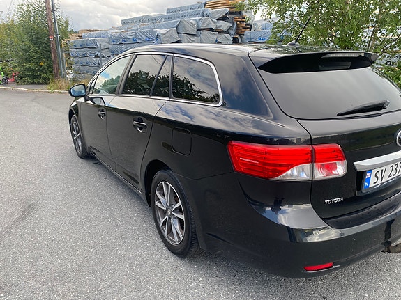 Toyota Avensis 11 of 30