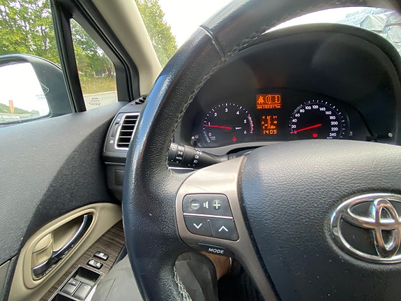 Toyota Avensis 21 of 30