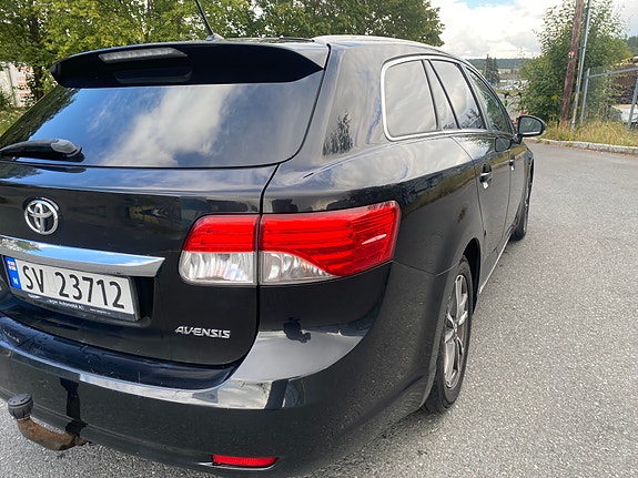 Toyota Avensis 13 of 30