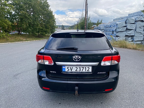 Toyota Avensis 14 of 30