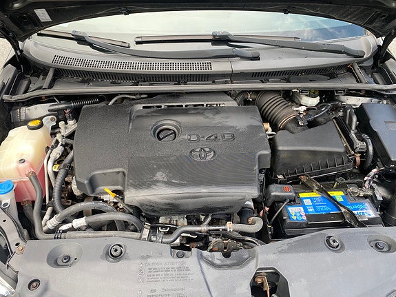 Toyota Avensis 12 of 30