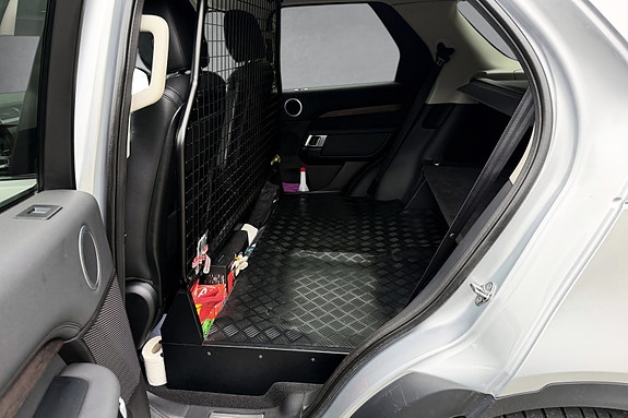 Land Rover Discovery 17 of 23