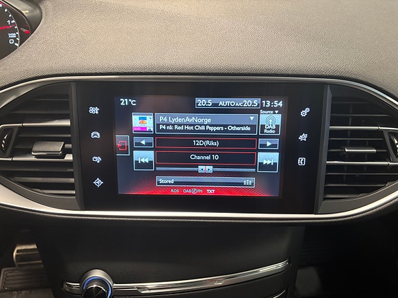 Peugeot 308 SW 10 of 30