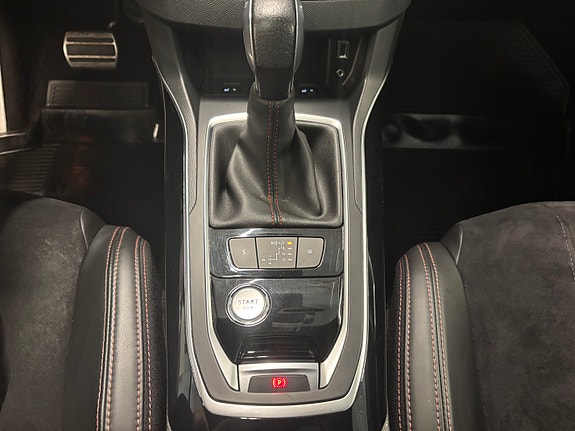 Peugeot 308 SW 17 of 30
