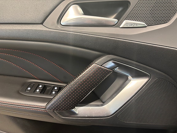 Peugeot 308 SW 19 of 30
