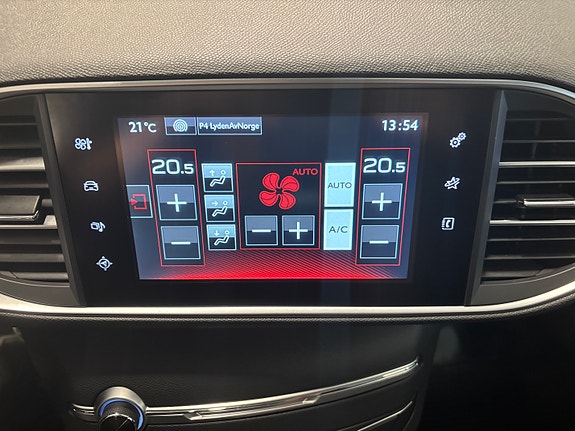 Peugeot 308 SW 11 of 30