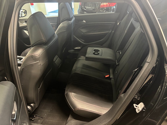 Peugeot 308 SW 7 of 30