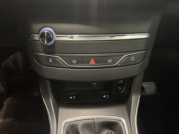 Peugeot 308 SW 16 of 30