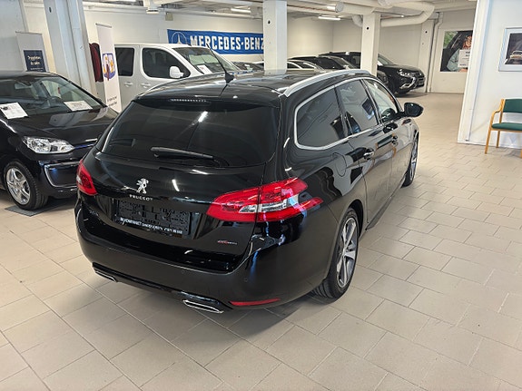 Peugeot 308 SW 2 of 30