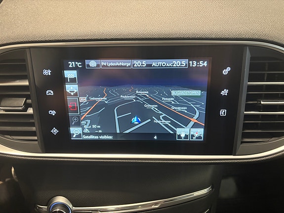 Peugeot 308 SW 13 of 30