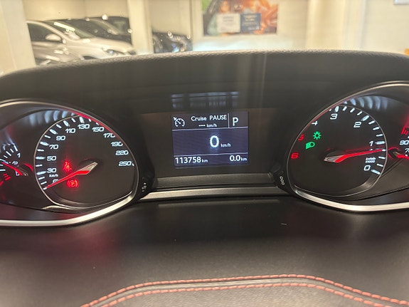 Peugeot 308 SW 8 of 30