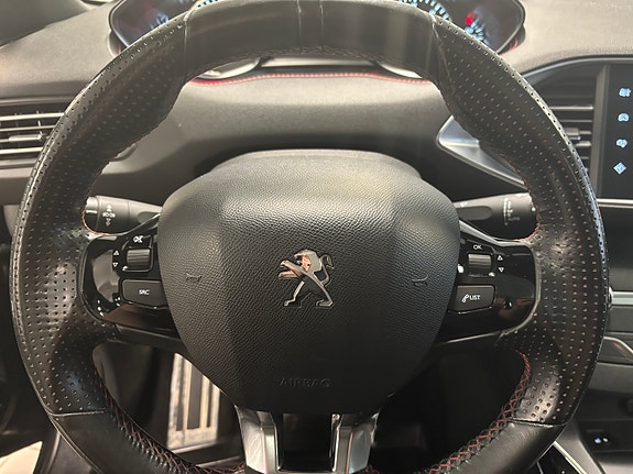 Peugeot 308 SW 9 of 30