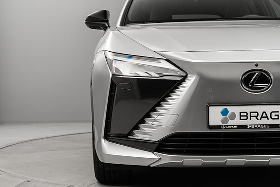 Lexus RZ450e 9 of 30