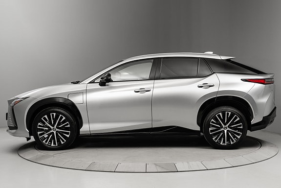 Lexus RZ450e 2 of 30