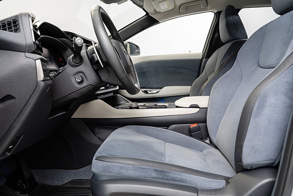 Lexus RZ450e 16 of 30
