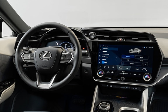 Lexus RZ450e 27 of 30