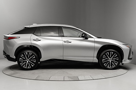 Lexus RZ450e 5 of 30