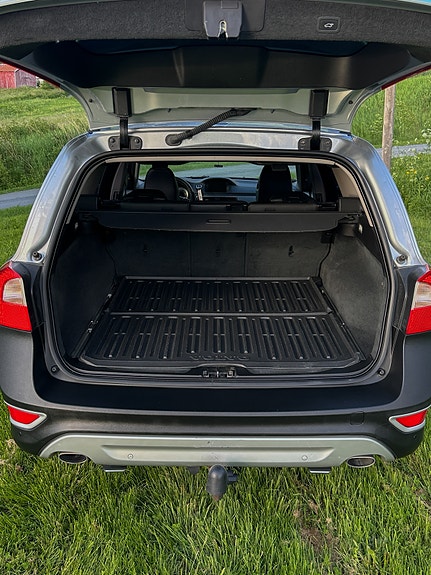 Volvo XC70 3 of 17