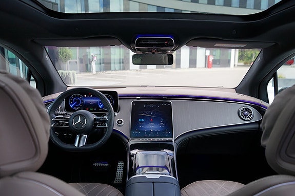 Mercedes-Benz EQE SUV 10 of 26