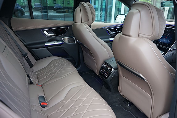 Mercedes-Benz EQE SUV 19 of 26