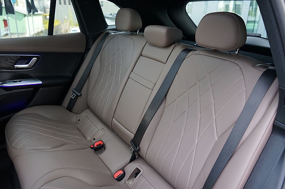 Mercedes-Benz EQE SUV 15 of 26