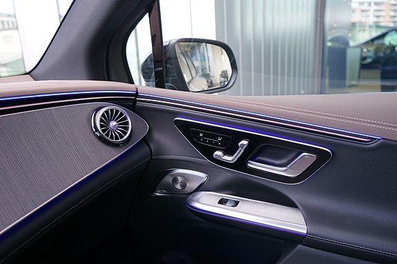 Mercedes-Benz EQE SUV 20 of 26