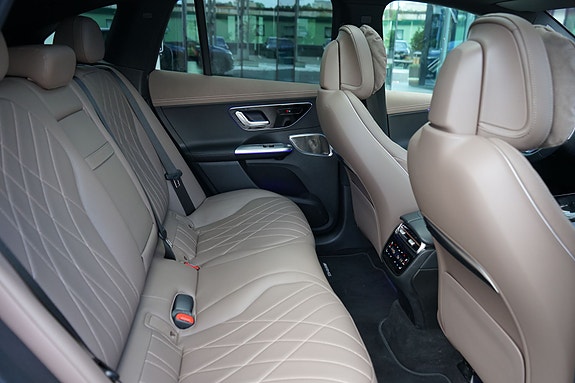 Mercedes-Benz EQE SUV 18 of 26