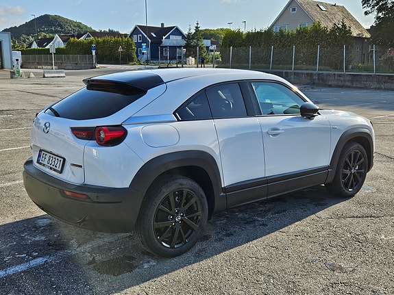 Mazda MX-30 4 of 30