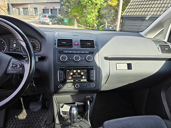 Volkswagen Touran 19 of 19