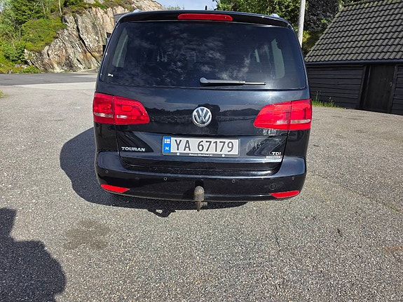 Volkswagen Touran 7 of 19
