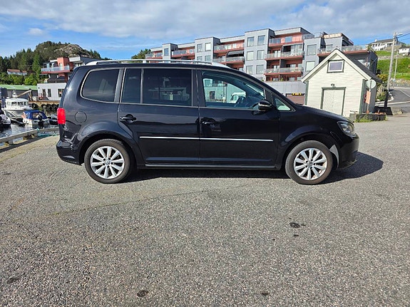 Volkswagen Touran 4 of 19